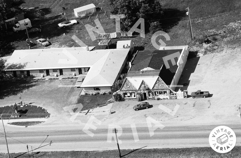 Wildfong Motel (Watsons Motel) - 1989 Aerial Photo